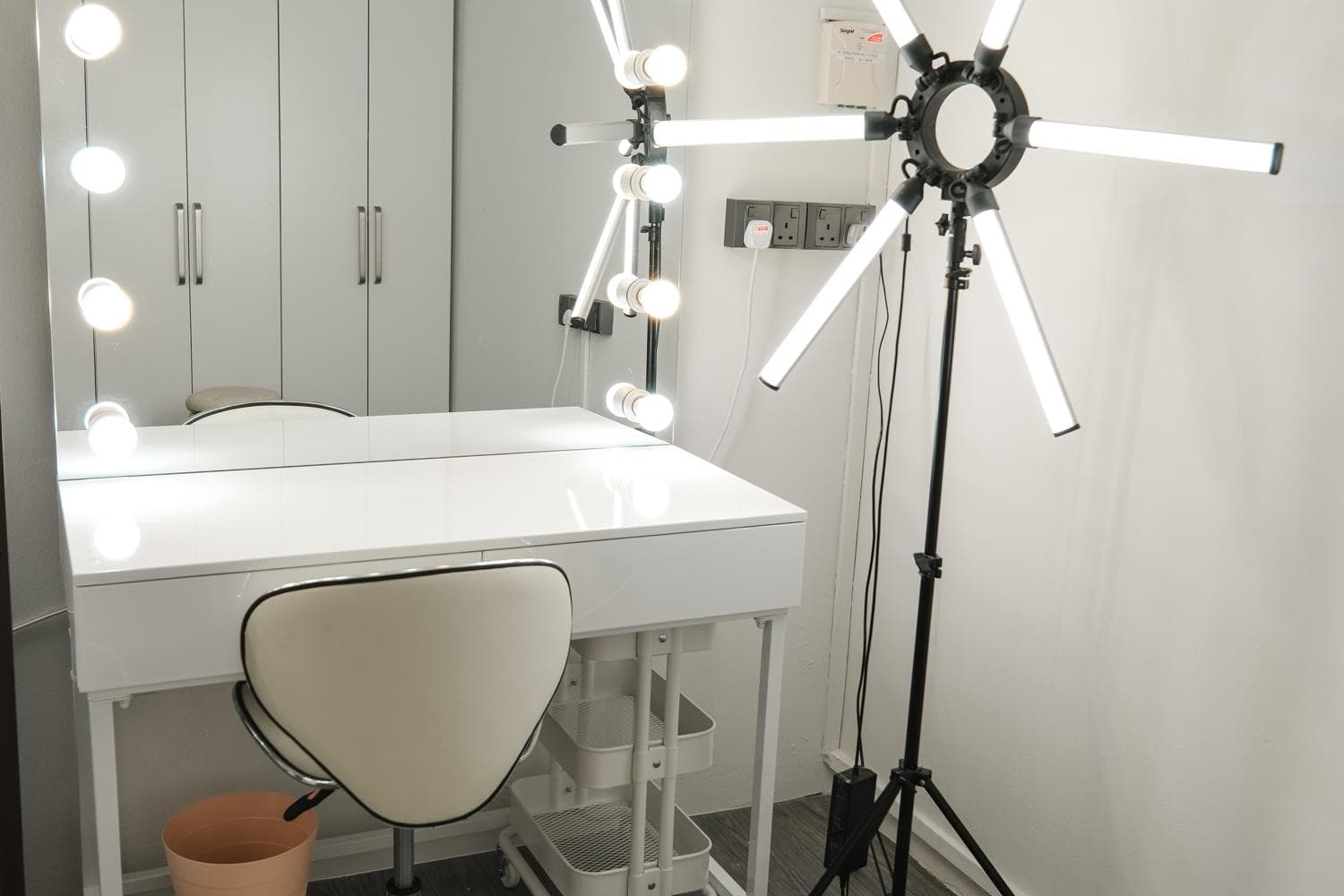 Regular Personal Makeup Artist Station (per table)