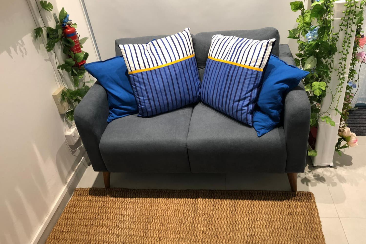 Cosy Lounge For Tuition or Meetings @Thomson Road