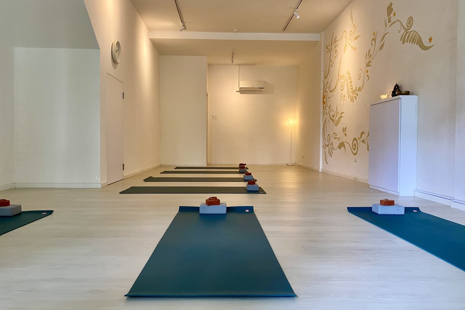 Quaint, Peaceful Yoga Space @Petain Road