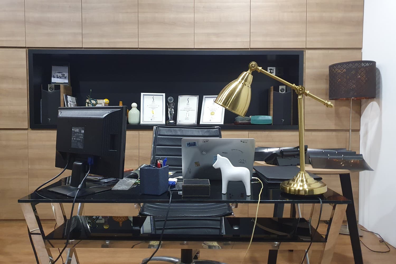2000sf Designer Office w PoolTable, hotel toilet