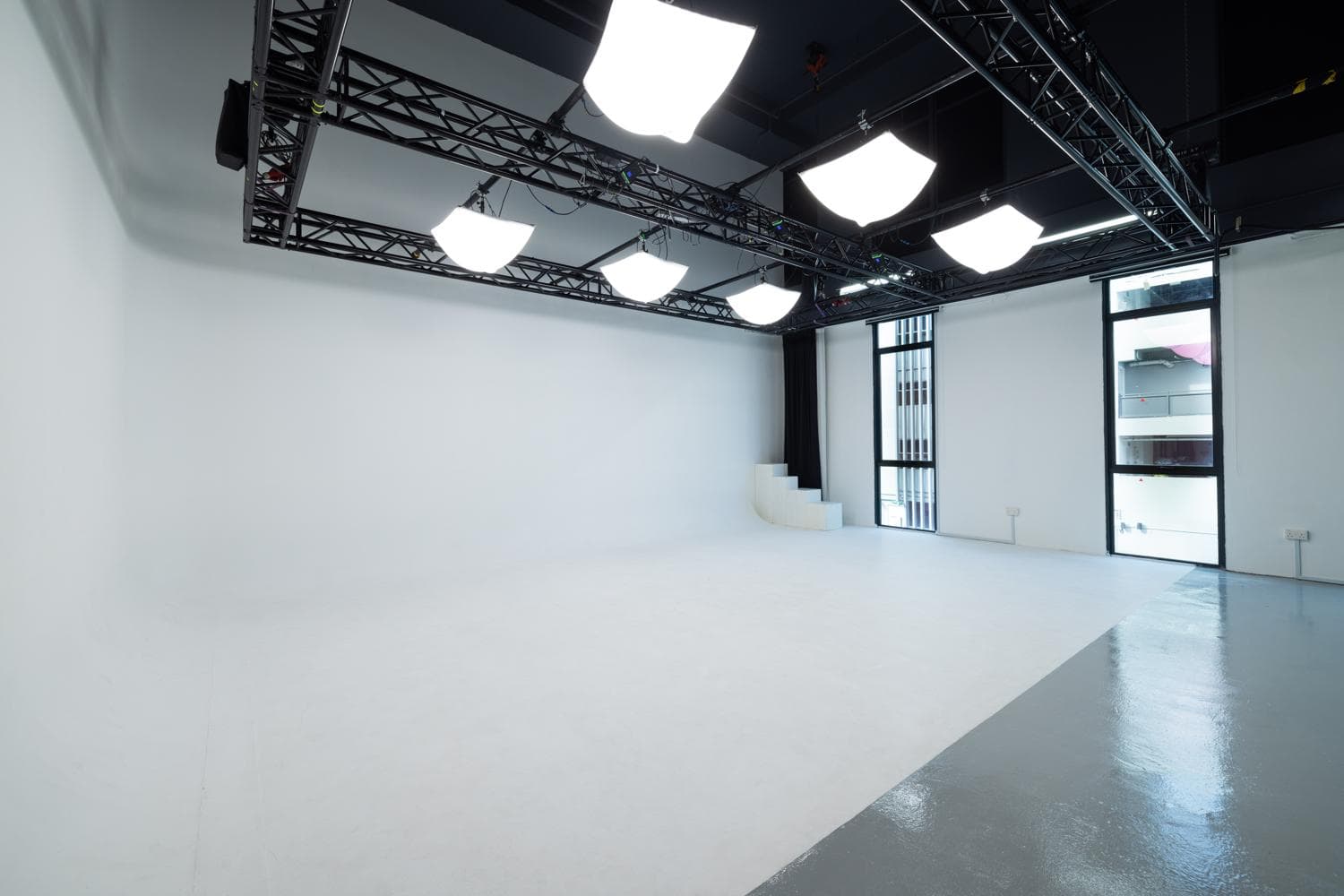 Cyclorama Studio with Truss System