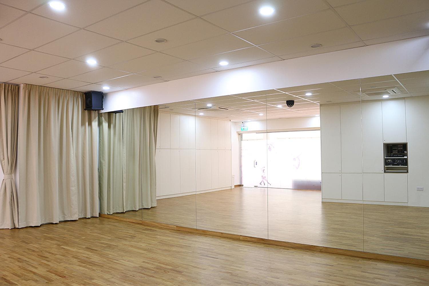 Dance Studio near Chinatown: 1-3 pax