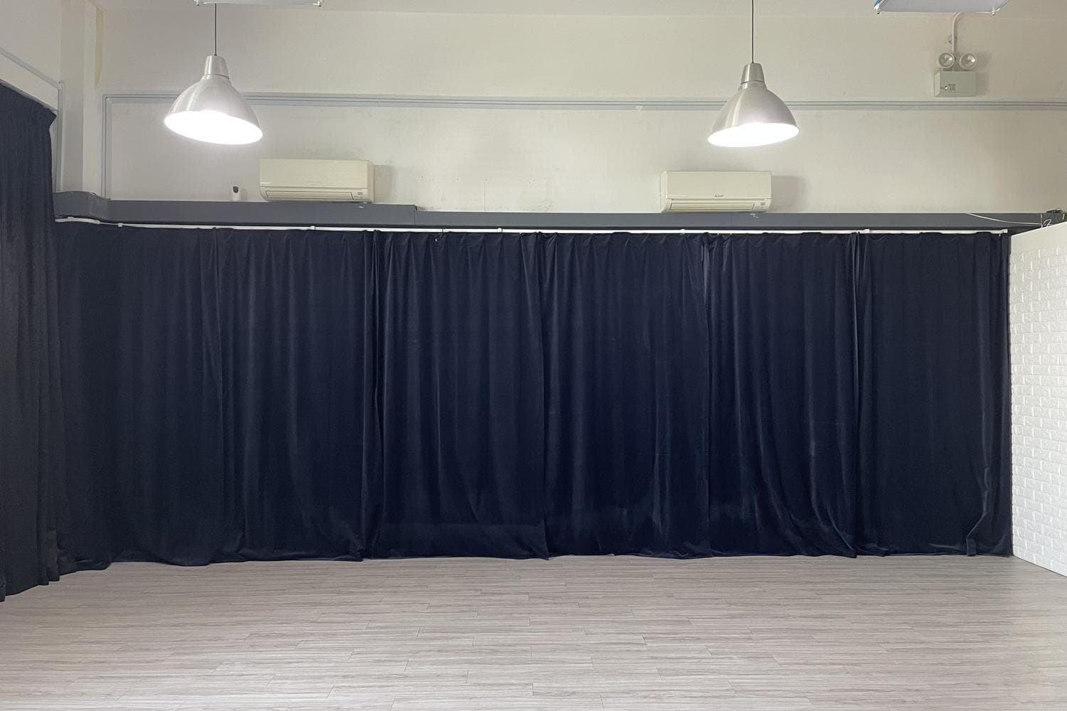 FourWalls Studio @Woodlands