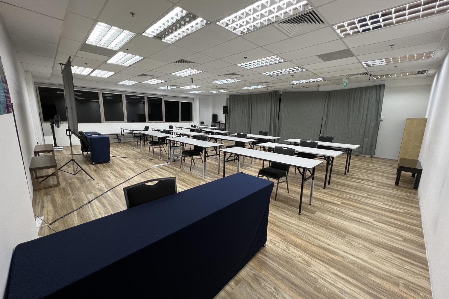 Caliente self service multi-purpose rooms (meetings, function,party)
