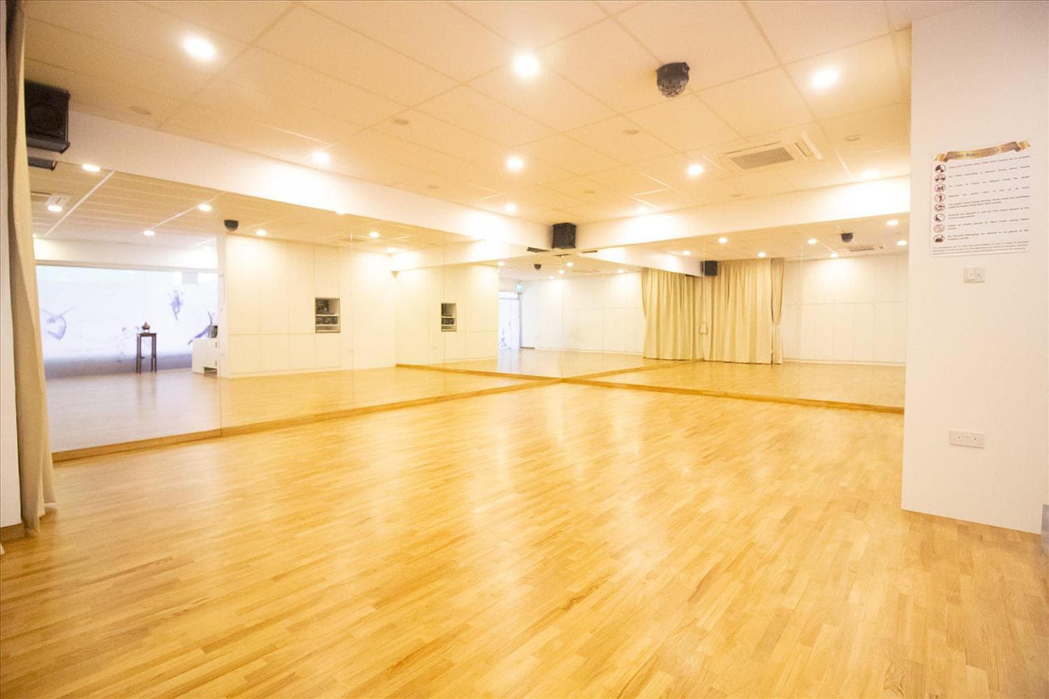 Dance Studio near Chinatown 7-11 pax
