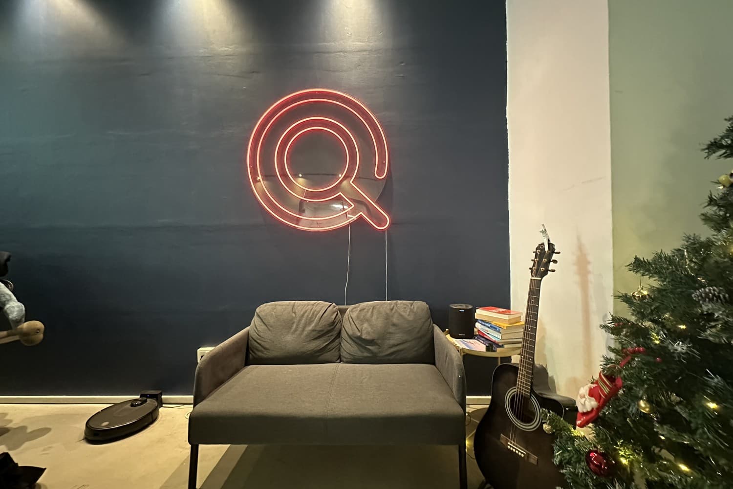 Daily/Monthly HotDesking within a Startup
