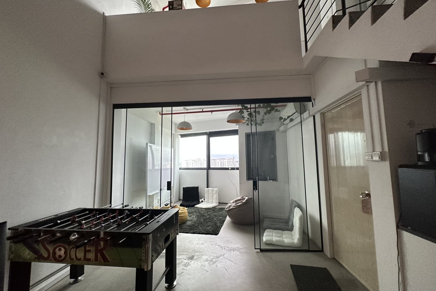 Chill Office within a Startup with Great Daylight