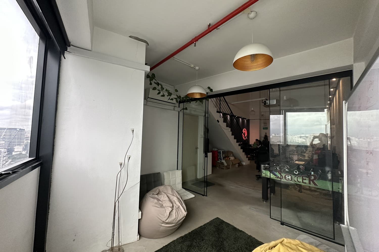 Chill Office within a Startup with Great Daylight