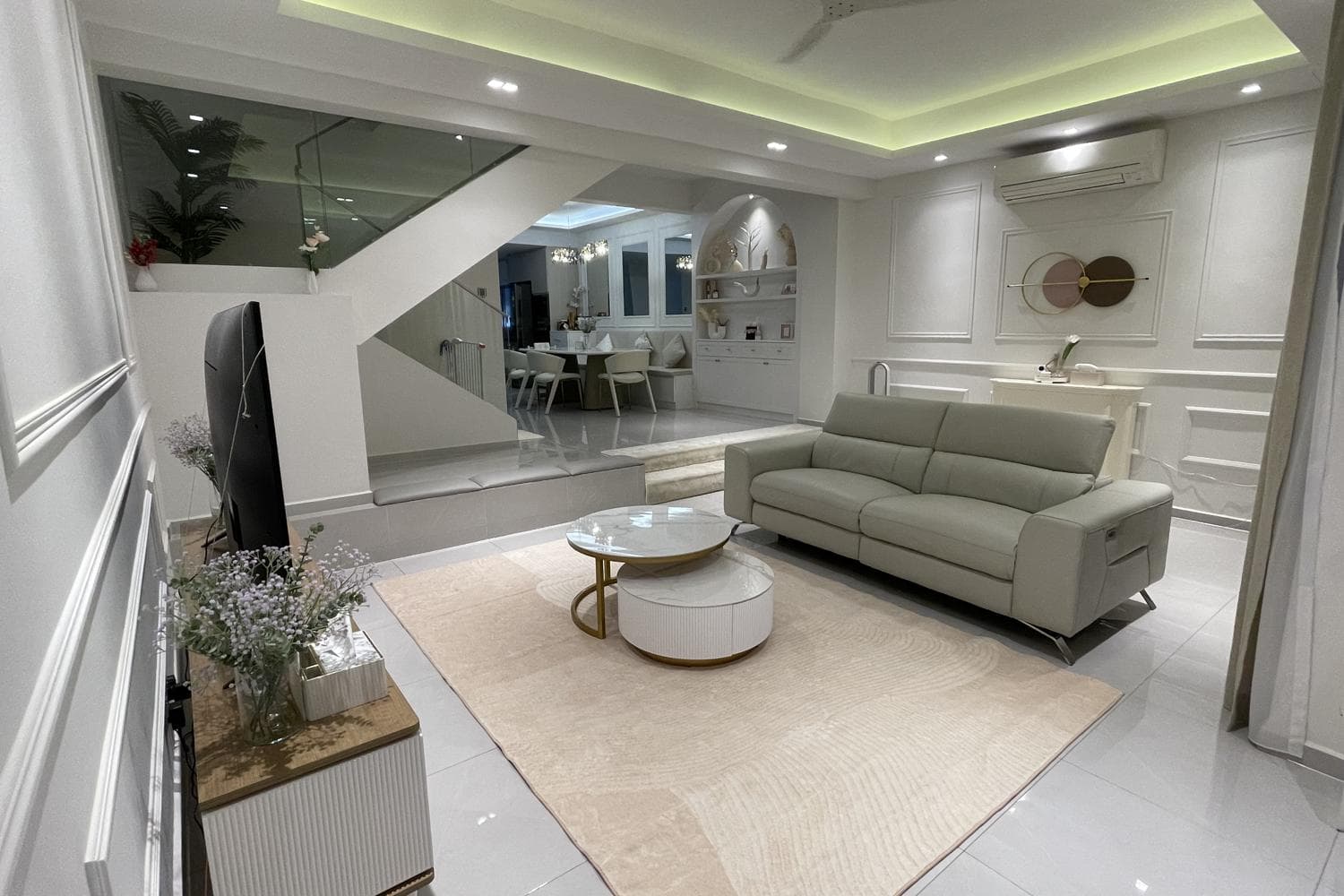 Modern Lux Minimalist White Landed Home