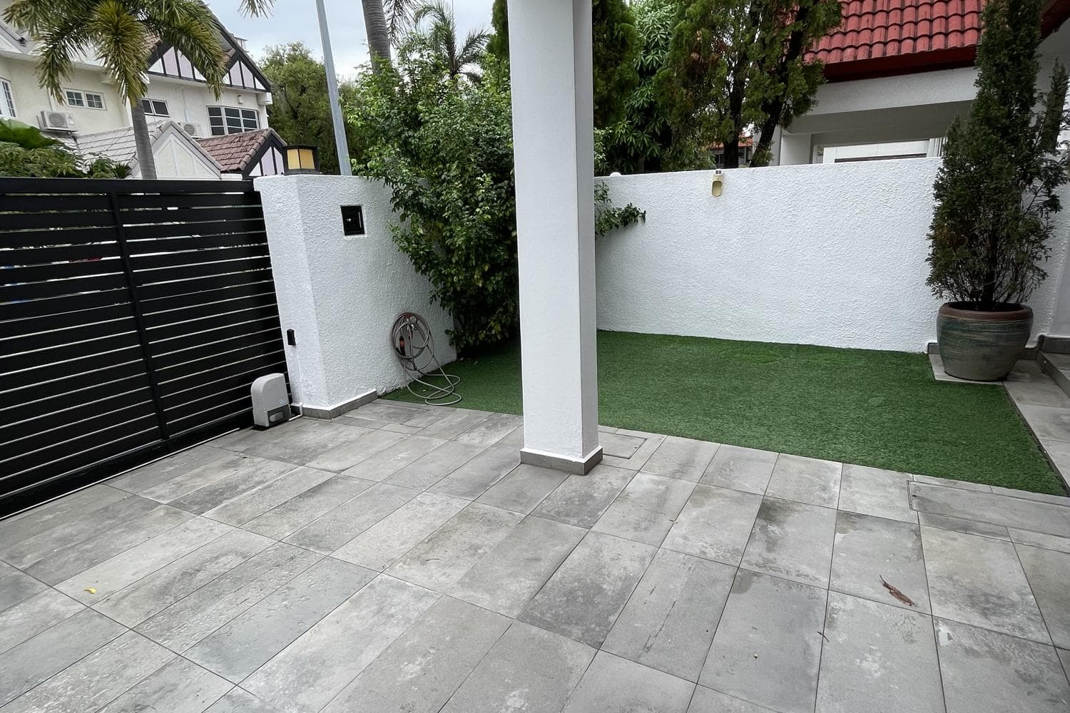 Modern Lux Minimalist White Landed Home