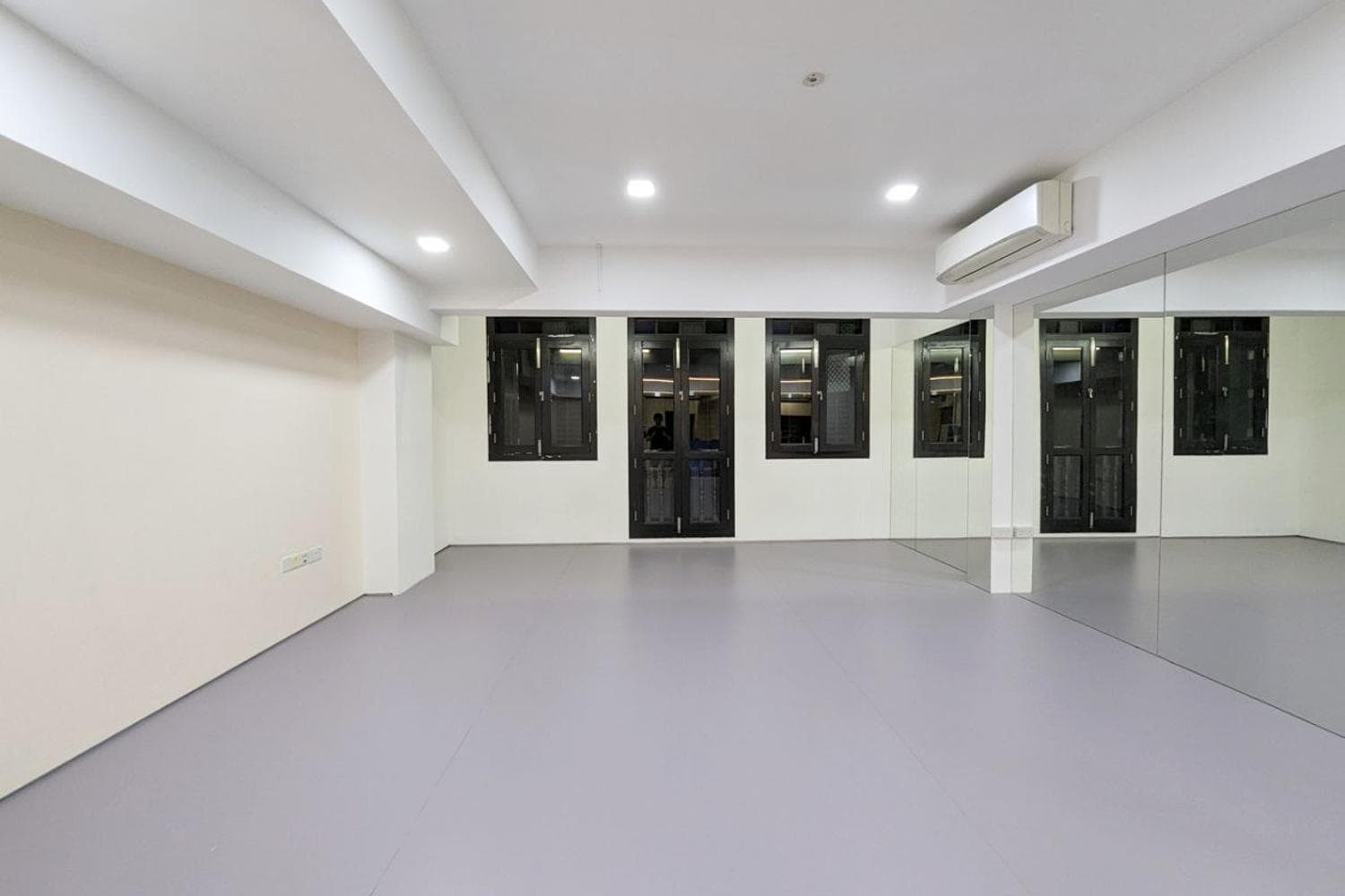 3-5mins walk Farrer Park MRT, 800sqft dance/yoga/fitness studio(Up to 12 pax)