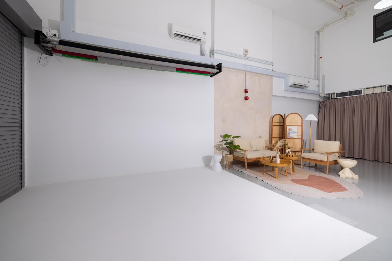 Automated Photo Backdrop Studio