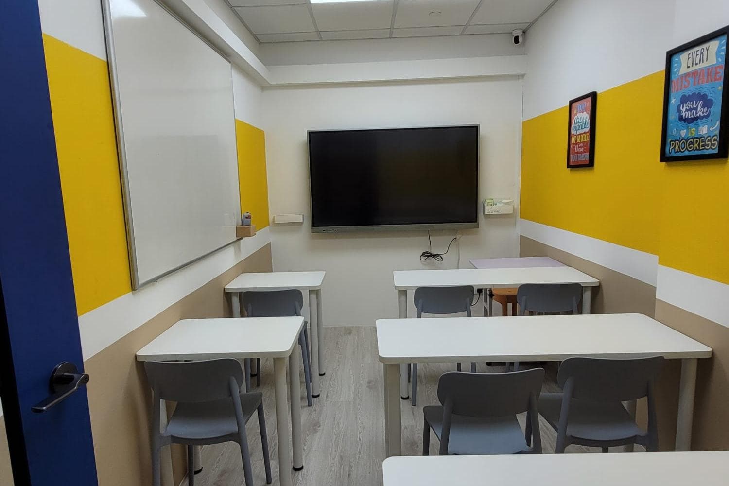 Near Woodleigh MRT Classroom Workspace