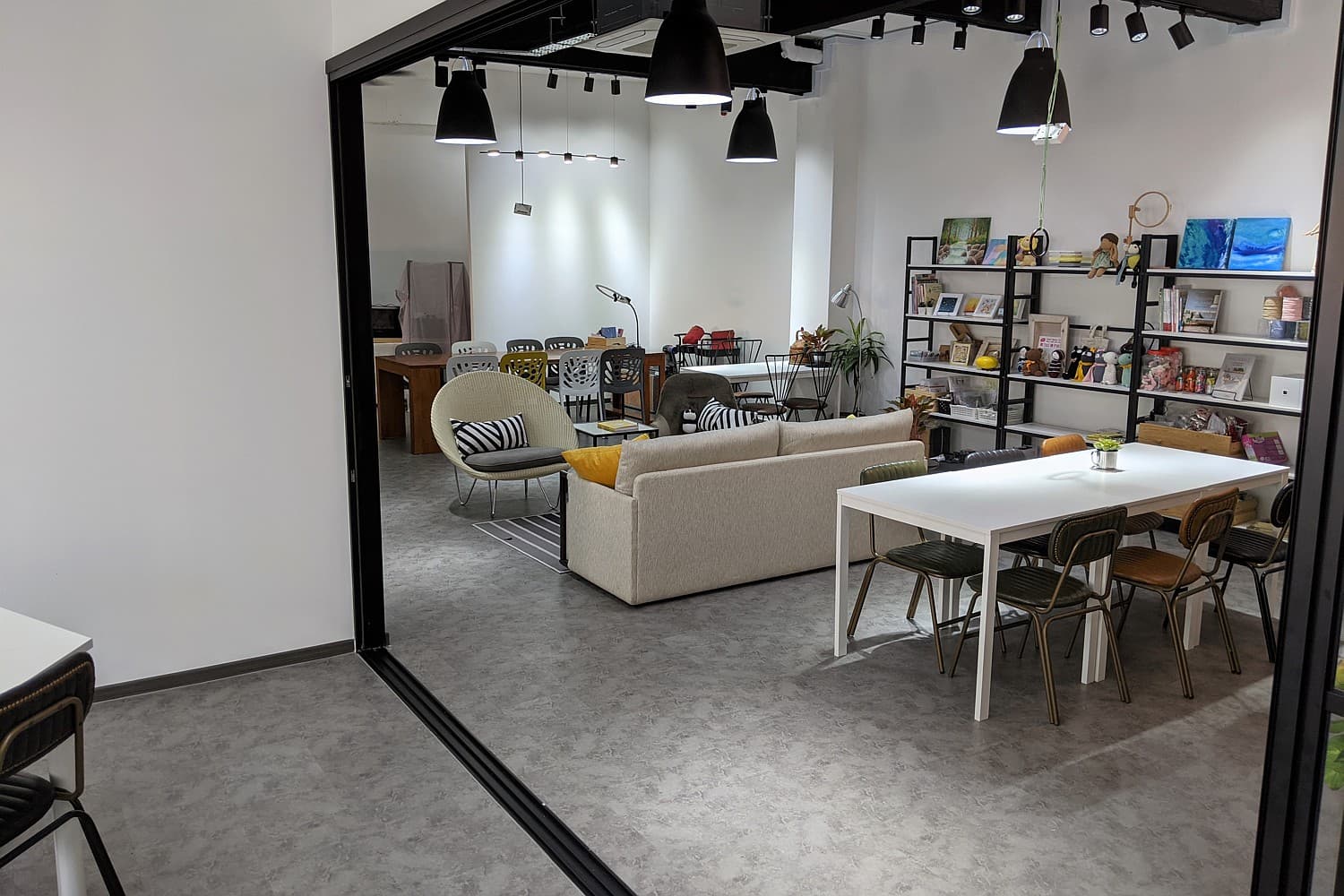 Entire Unit @BeautyWorld by CozyUpwithCraft