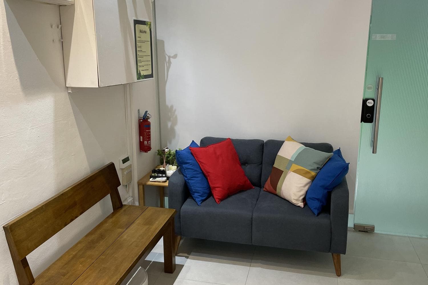 Cosy Lounge For Tuition or Meetings @Thomson Road