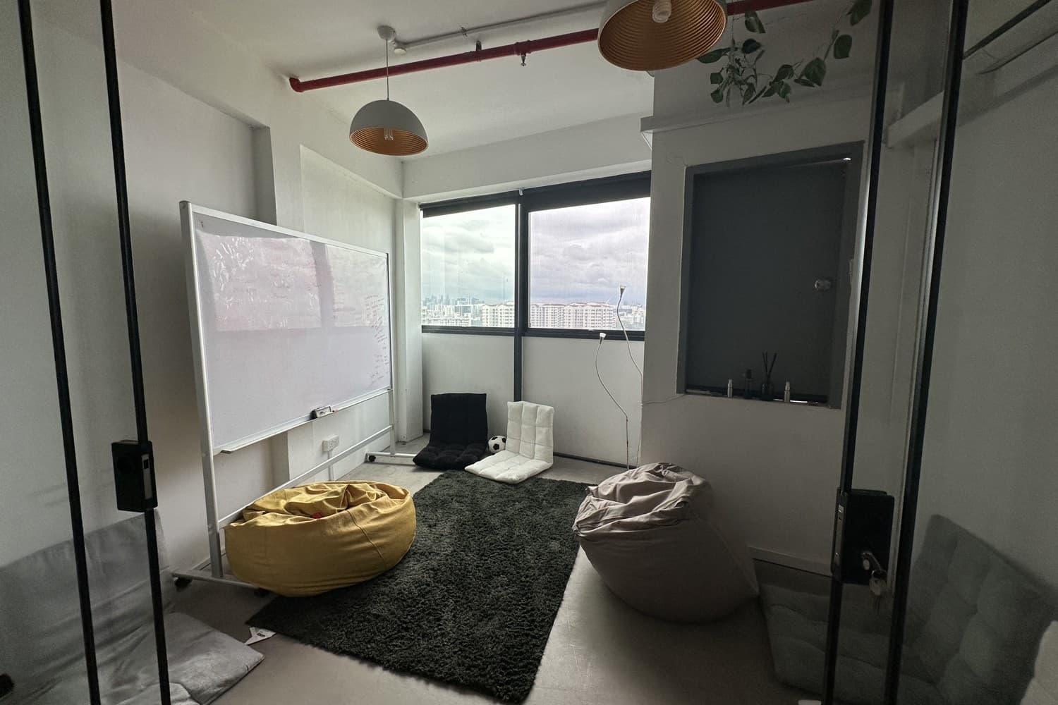 Chill Office within a Startup with Great Daylight